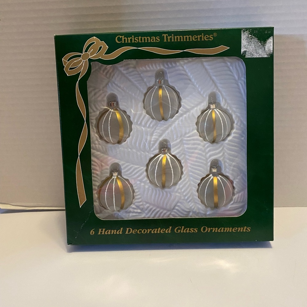 Vintage Frosted Glass Gold Design 1 1/2" Ball Christmas Ornaments Bradford New